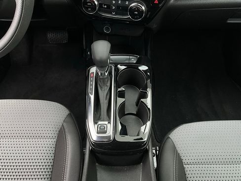 Used 2025 Chevrolet Trax LT image 14