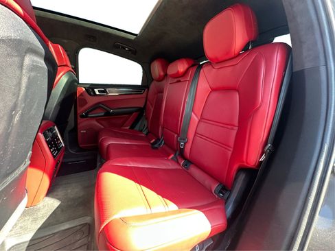 Used 2022 Porsche Cayenne GTS AWD/4WD image 15