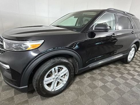 Used 2020 Ford Explorer XLT w/ Equipment Group 202A AWD/4WD image 6