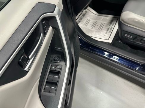 Used 2025 Toyota RAV4 XLE Premium image 9