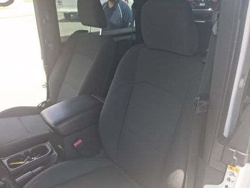 Used 2019 Jeep Wrangler Sport AWD/4WD image 13