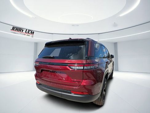 New 2025 Jeep Grand Cherokee Limited w/ Black Appearance Package AWD/4WD image 3