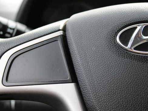 Used 2017 Hyundai Accent SE image 17