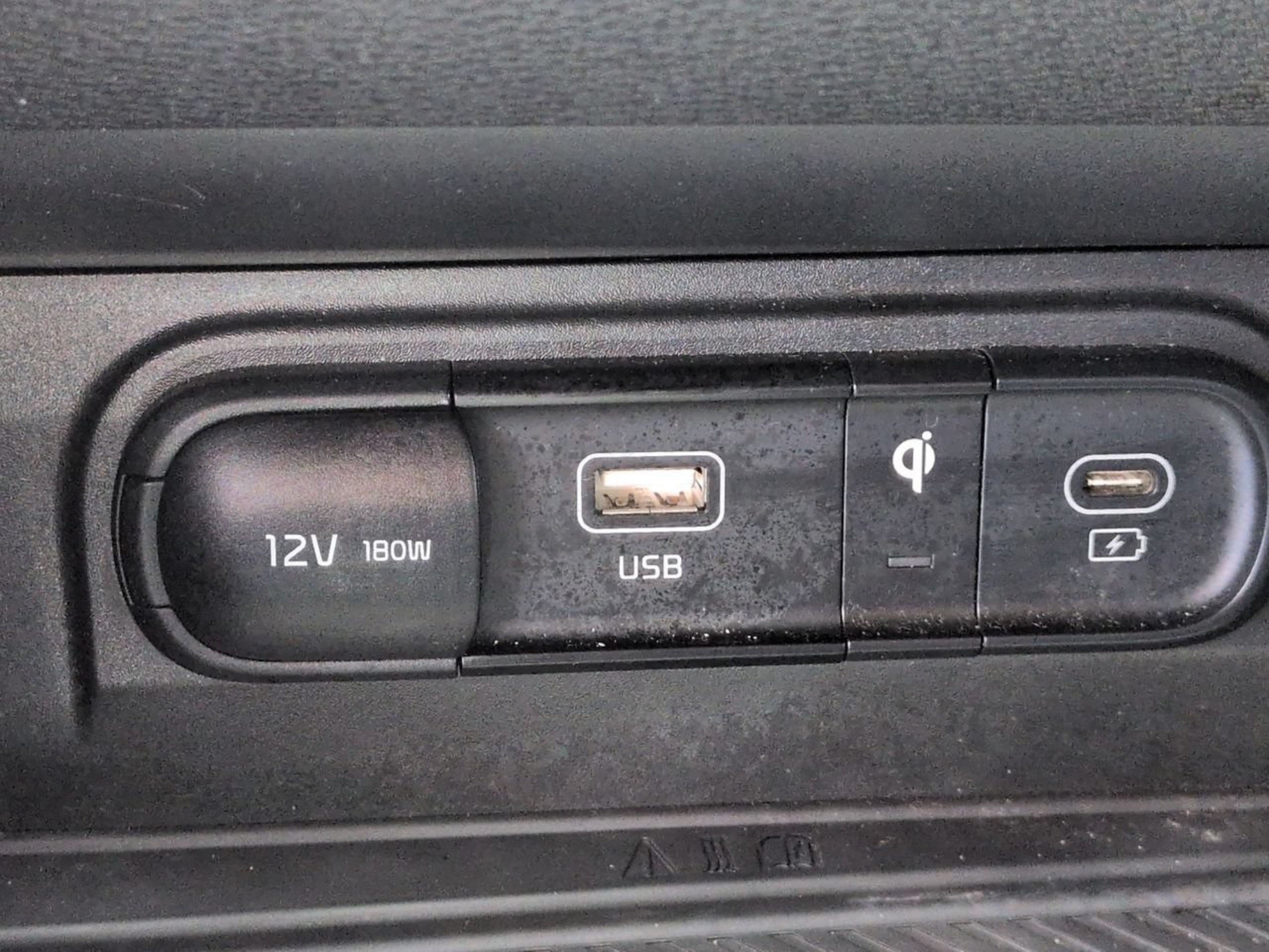 Certified 2025 Kia Sportage EX w/ Premium Package FWD image 28
