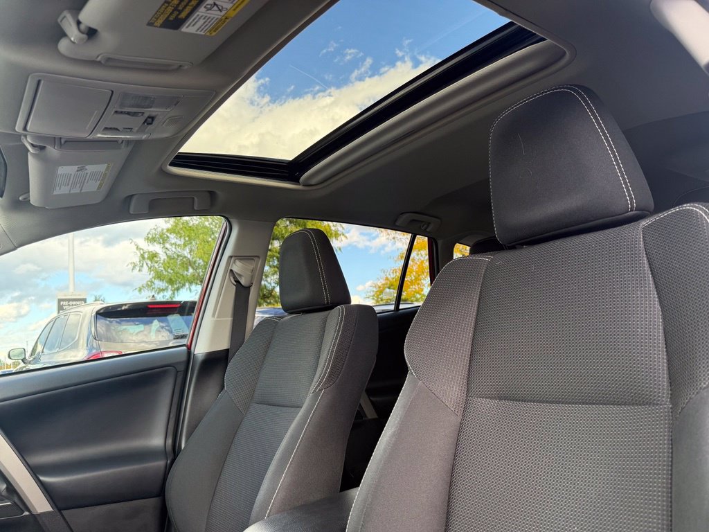 Used 2018 Toyota RAV4 Adventure AWD/4WD image 7
