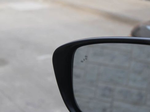 Used 2025 Nissan Frontier SV image 21