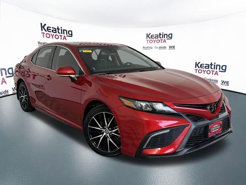 Certified 2023 Toyota Camry SE w/ Convenience Package image 3