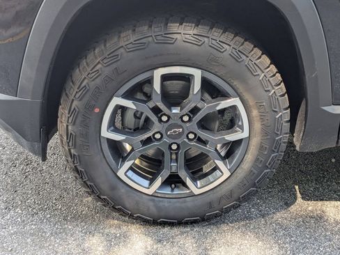 New 2027 Chevrolet Equinox ACTIV w/ Convenience Package III FWD image 8