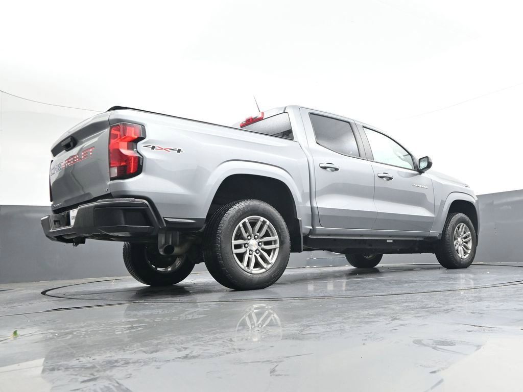 Used 2023 Chevrolet Colorado LT AWD/4WD image 37