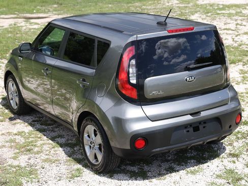 Used 2018 Kia Soul FWD image 5