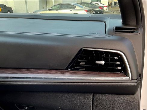 Used 2025 Chevrolet Tahoe LS image 11