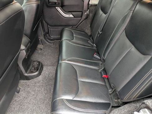 Used 2016 Jeep Wrangler Unlimited Rubicon AWD/4WD image 17