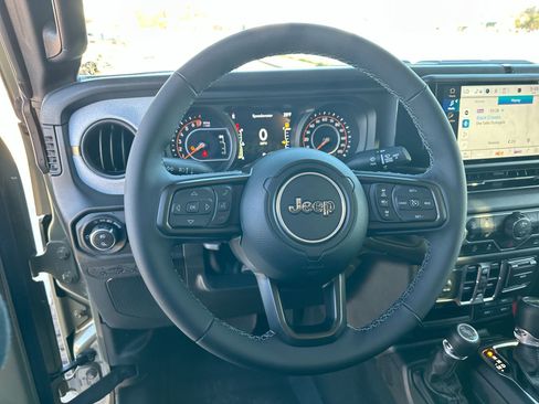 New 2025 Jeep Gladiator Sport image 14