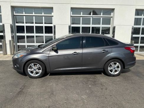 Used 2014 Ford Focus SE FWD image 3