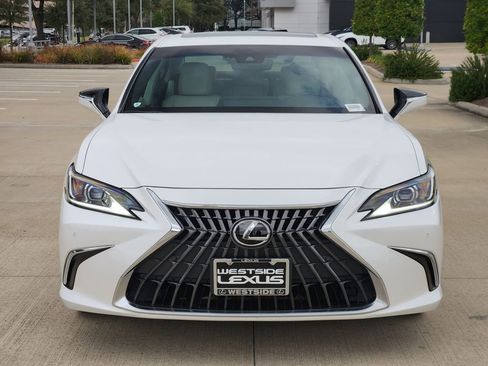 Used 2024 Lexus ES 250 w/ Premium Package image 2