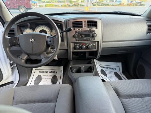 Used 2006 Dodge Dakota SLT w/ Sport Appearance Group image 9