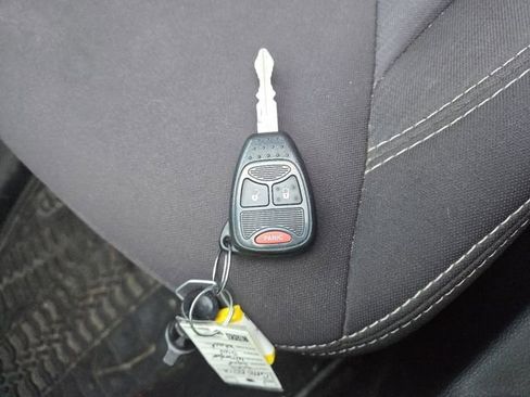 Used 2013 Jeep Wrangler Unlimited Sahara image 34