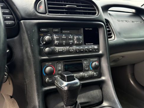 Used 1997 Chevrolet Corvette Coupe w/ Memory Pkg RWD image 22