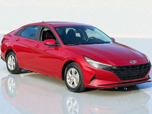 Certified 2023 Hyundai Elantra SE image 8