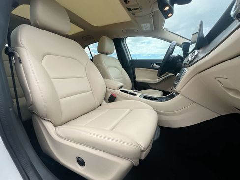 Used 2019 Mercedes-Benz GLA 250 4MATIC image 21