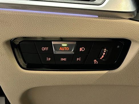 Used 2022 BMW 330i xDrive Sedan w/ Premium Package 2 image 34