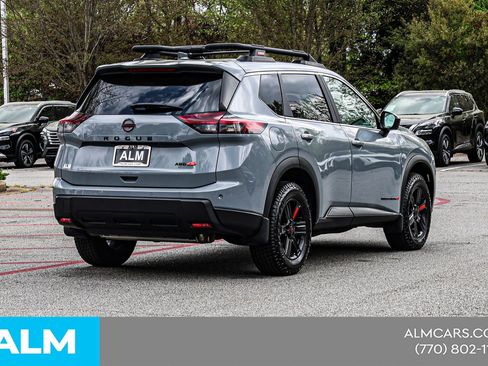 Used 2025 Nissan Rogue SV image 7