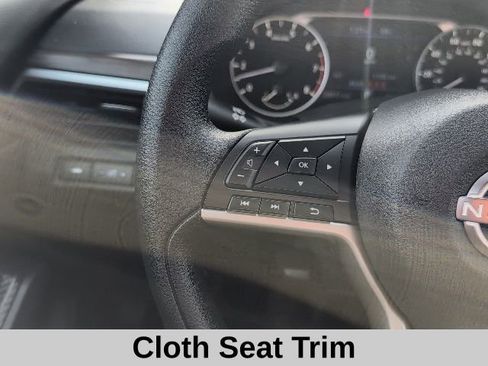 Used 2025 Nissan Altima 2.5 SV image 9