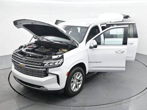 Used 2023 Chevrolet Suburban Premier image 28