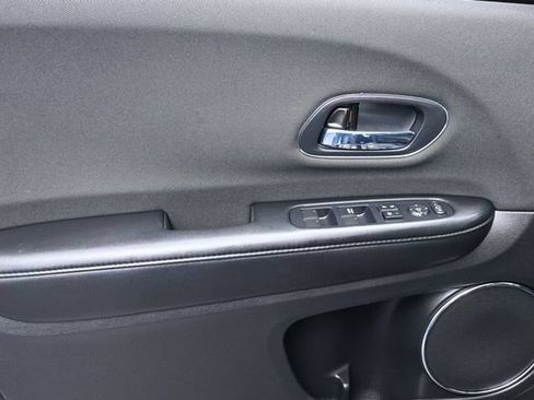Used 2022 Honda HR-V EX image 7