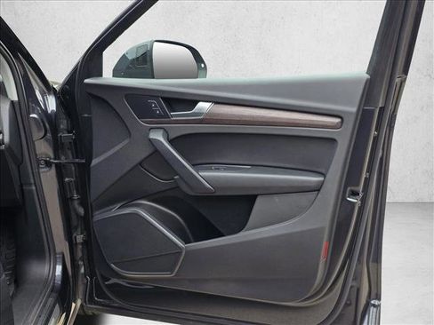 Certified 2023 Audi Q5 2.0T Premium w/ Convenience Package image 11