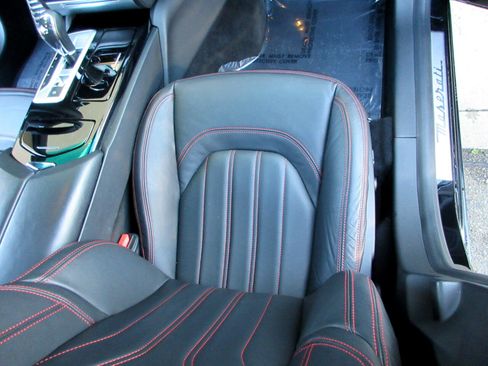 Used 2015 Maserati Quattroporte S Q4 image 32