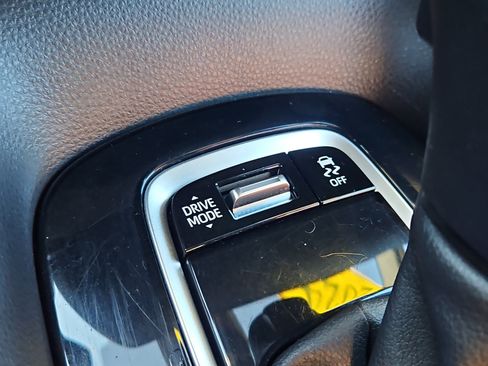 Used 2024 Toyota Corolla SE image 17