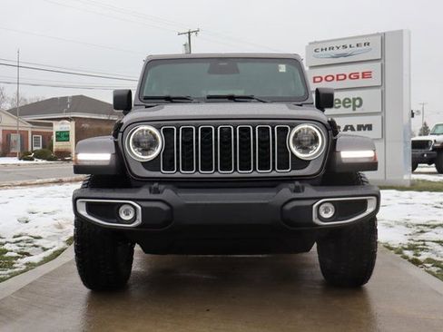 New 2026 Jeep Wrangler Unlimited Sahara AWD/4WD image 5