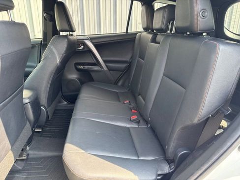 Used 2016 Toyota RAV4 SE image 27