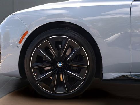 Used 2023 BMW i7 xDrive60 AWD/4WD image 7