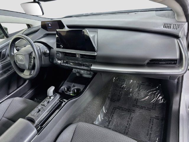 Certified 2025 Toyota Prius LE FWD image 28