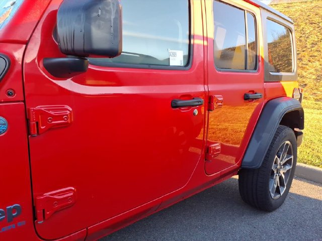 Used 2024 Jeep Wrangler Unlimited w/ Dual Top Group AWD/4WD image 6