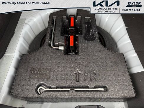 Used 2024 Nissan Kicks SR w/ SR Premium Package FWD image 20