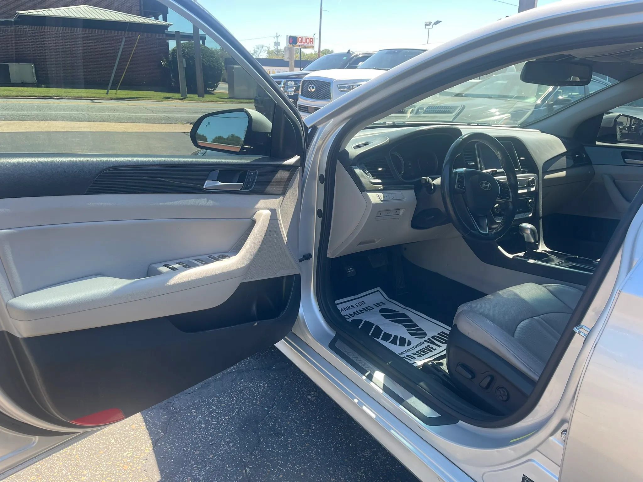Used 2018 Hyundai Sonata Limited w/ Cargo Package FWD image 24