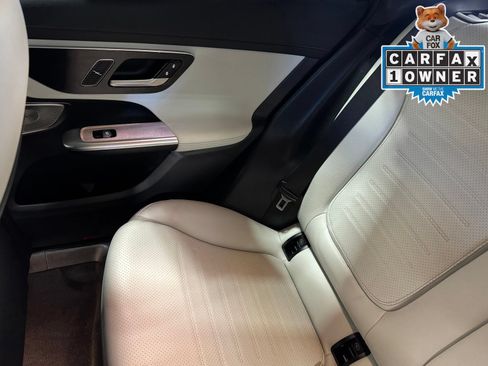 Used 2023 Mercedes-Benz GLC 300 image 32