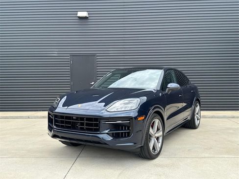 Used 2025 Porsche Cayenne S image 1