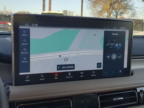 Used 2022 Lincoln Nautilus FWD w/ Premium Package image 17