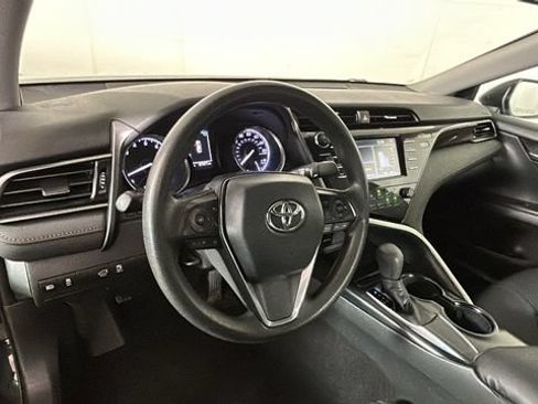 Used 2019 Toyota Camry LE FWD image 13