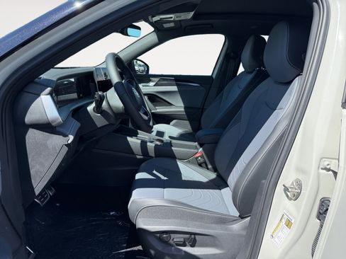 New 2026 Volkswagen Tiguan SE R-Line AWD/4WD image 10