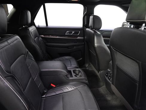 Used 2016 Ford Explorer Platinum AWD/4WD image 17
