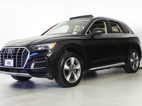 Used 2022 Audi Q5 2.0T Premium Plus w/ Premium Plus Package image 2