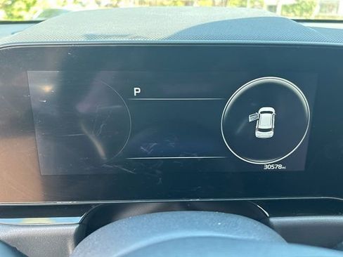 Certified 2023 Kia Niro Wave w/ Wave Preserve Package image 16