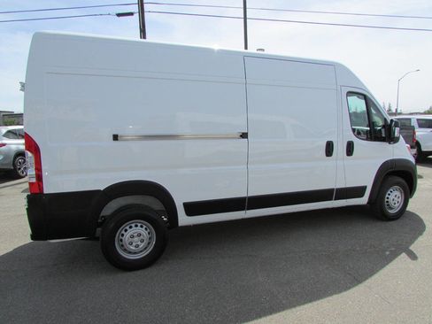 Used 2025 RAM ProMaster 3500 w/ Convenience Group image 6