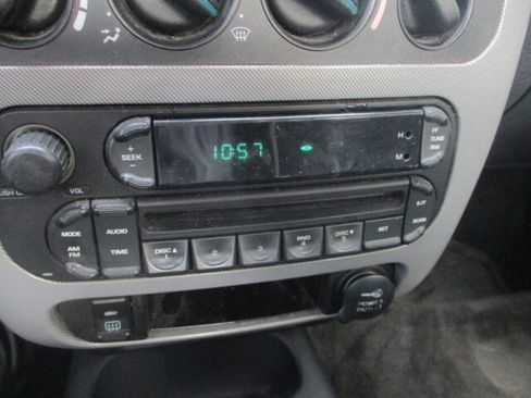 Used 2005 Dodge Neon SXT image 28