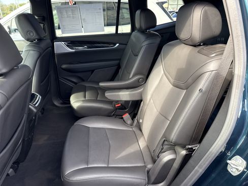 Used 2025 Cadillac XT6 Premium Luxury image 34